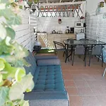 Wika Проживание в семье Реваль